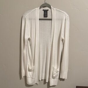 Matty m white long ribbed cardigan with two front pockets excellent condition